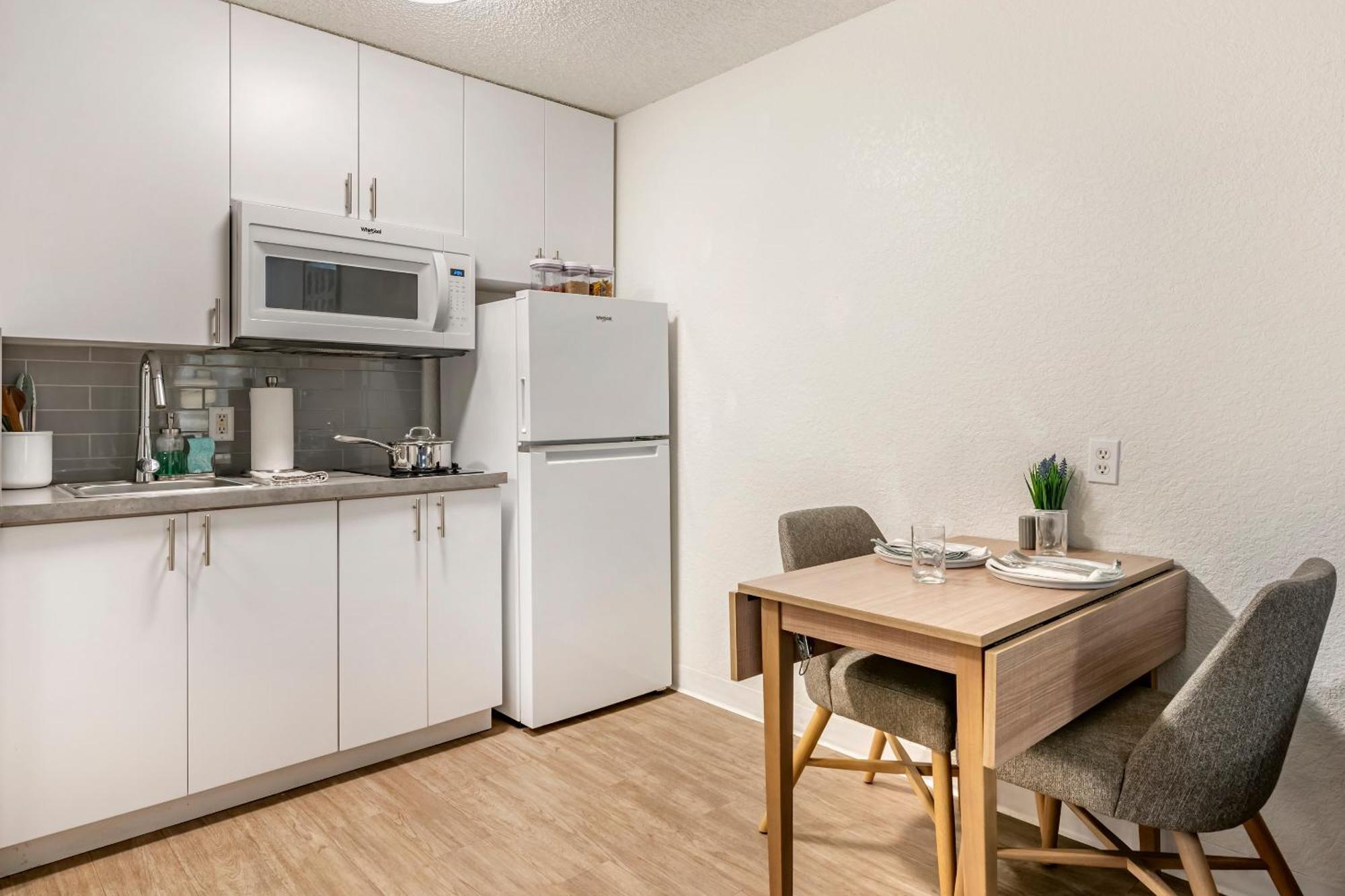 קנסואו Intown Suites Extended Stay Marietta Ga - Town Center מראה חיצוני תמונה