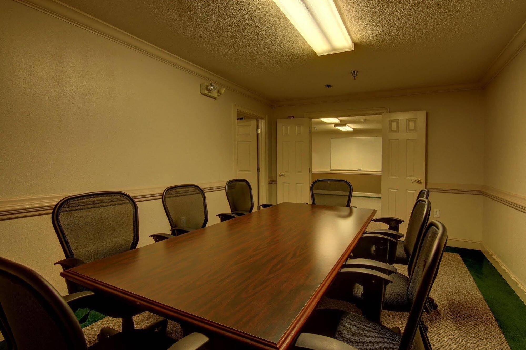 קנסואו Intown Suites Extended Stay Marietta Ga - Town Center מראה חיצוני תמונה